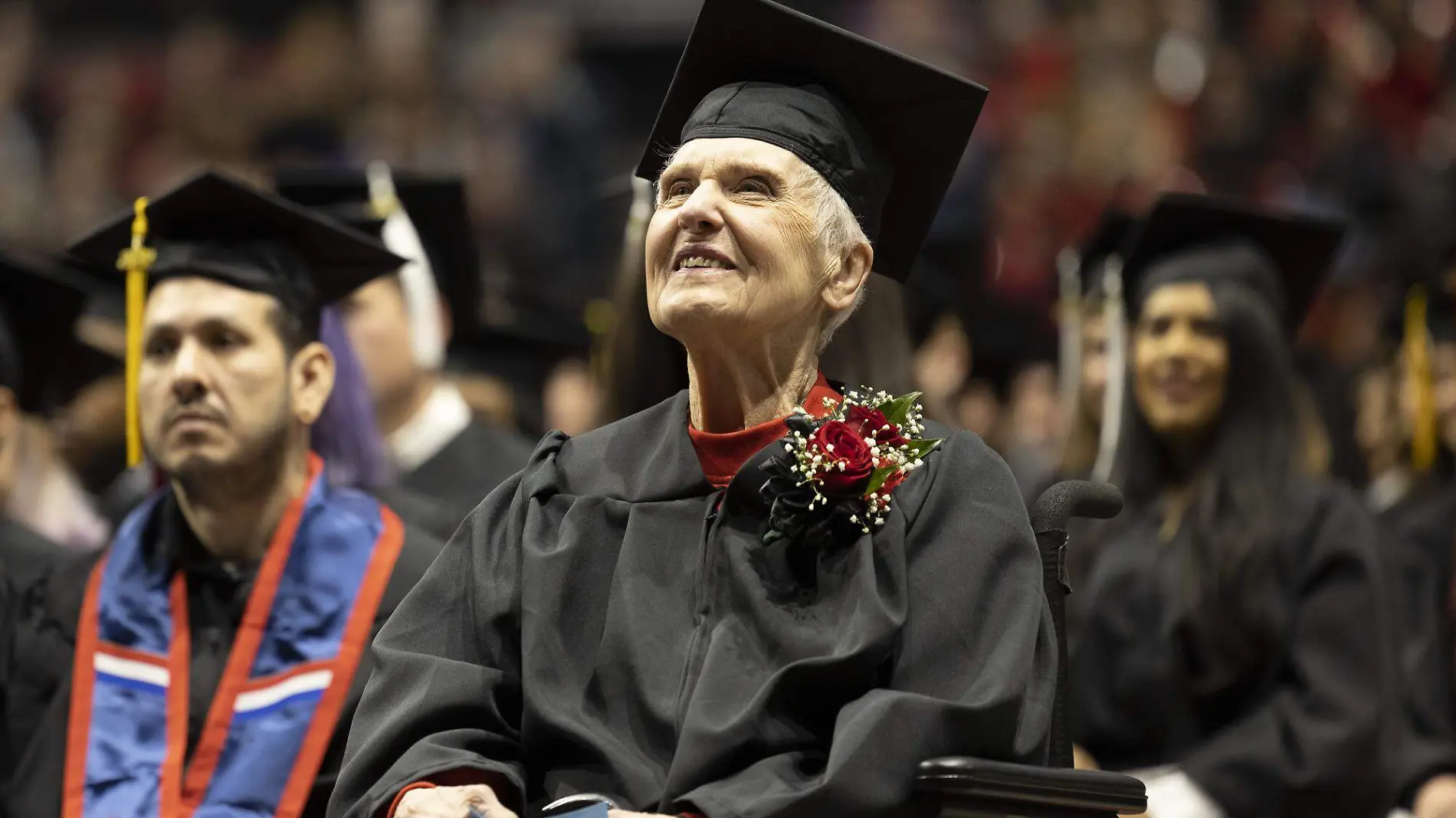 Joyce DeFauw graduada de la universidad de Chicago